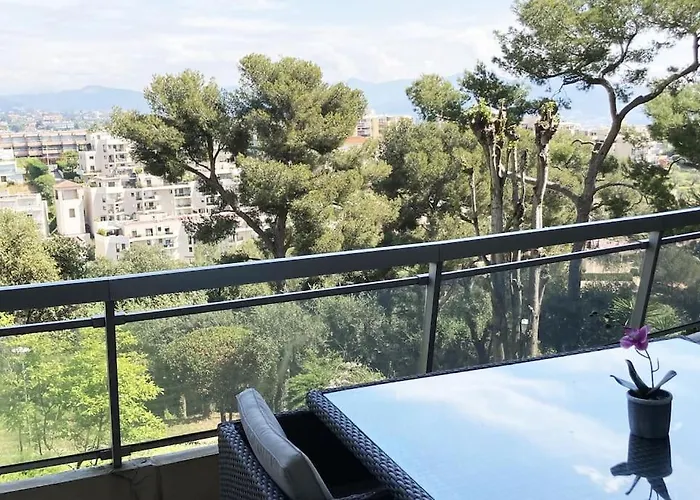 Appartement Terrasse Nice , Chambre , La Piscine
