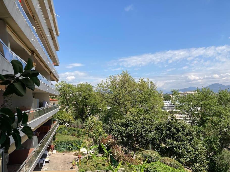 Terrasse , , La Piscine Apartment